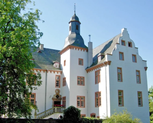 Burg Metternich am Swistbach © Jotquadrat wikimedia.org · CC-BY-SA-2.0 - Cropped Burg Metternich am Swistbach © Jotquadrat wikimedia.org · CC BY SA 2.0 Cropped